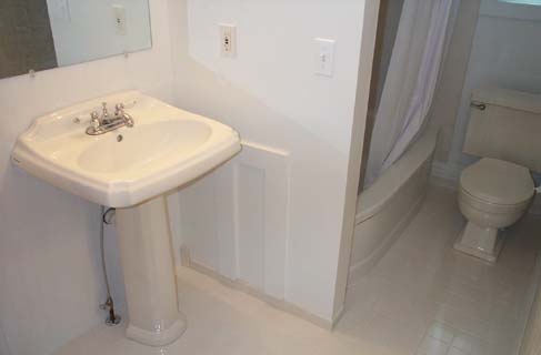 803 bath.jpg (9638 bytes)