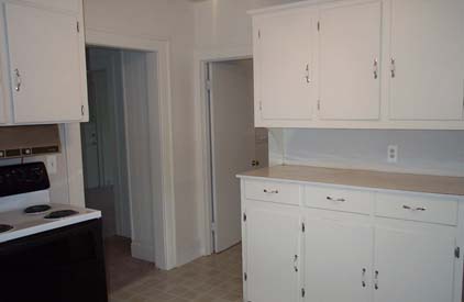 803 kitchen 1.jpg (9204 bytes)