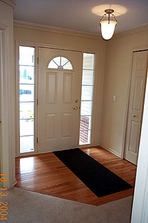 foyer.jpg (50941 bytes)