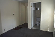 4301bedbath.jpg (28181 bytes)