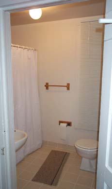 504bath.jpg (8874 bytes)